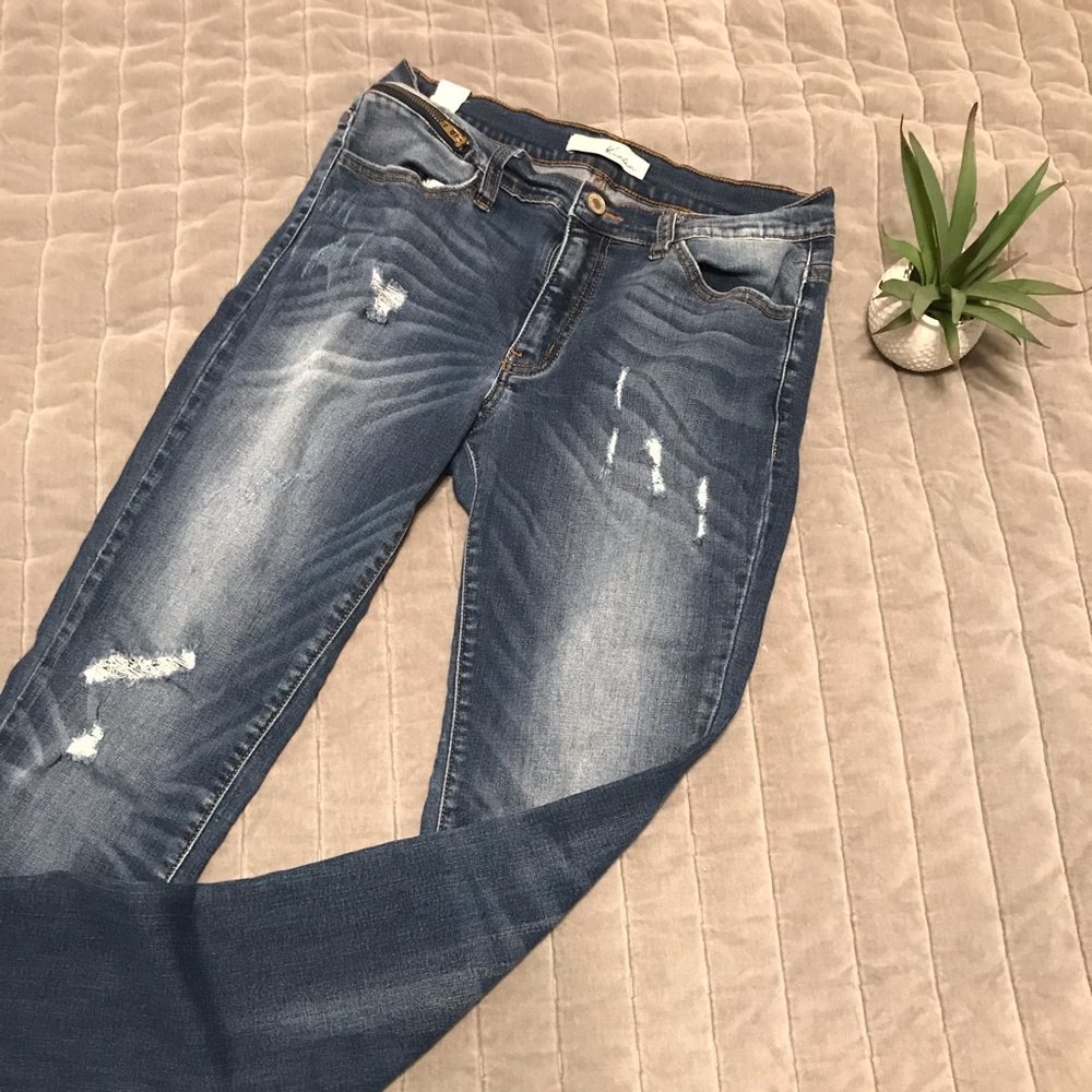 KanCan Distressed Skinny Jeans